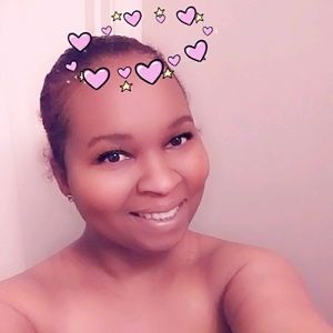 Meet your Posher, Evita